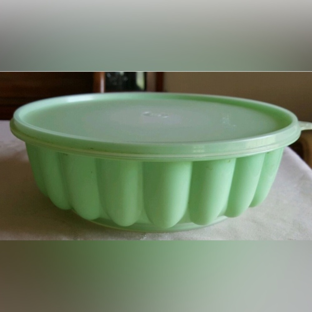 Vintage Tupperware Jelly Mold